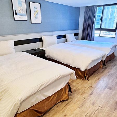 Bonjour Hotel Тайчжун Экстерьер фото