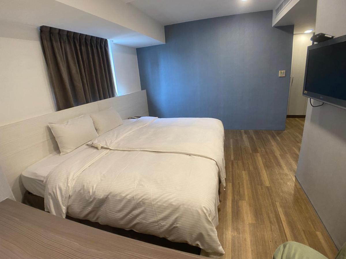 Bonjour Hotel Тайчжун Экстерьер фото